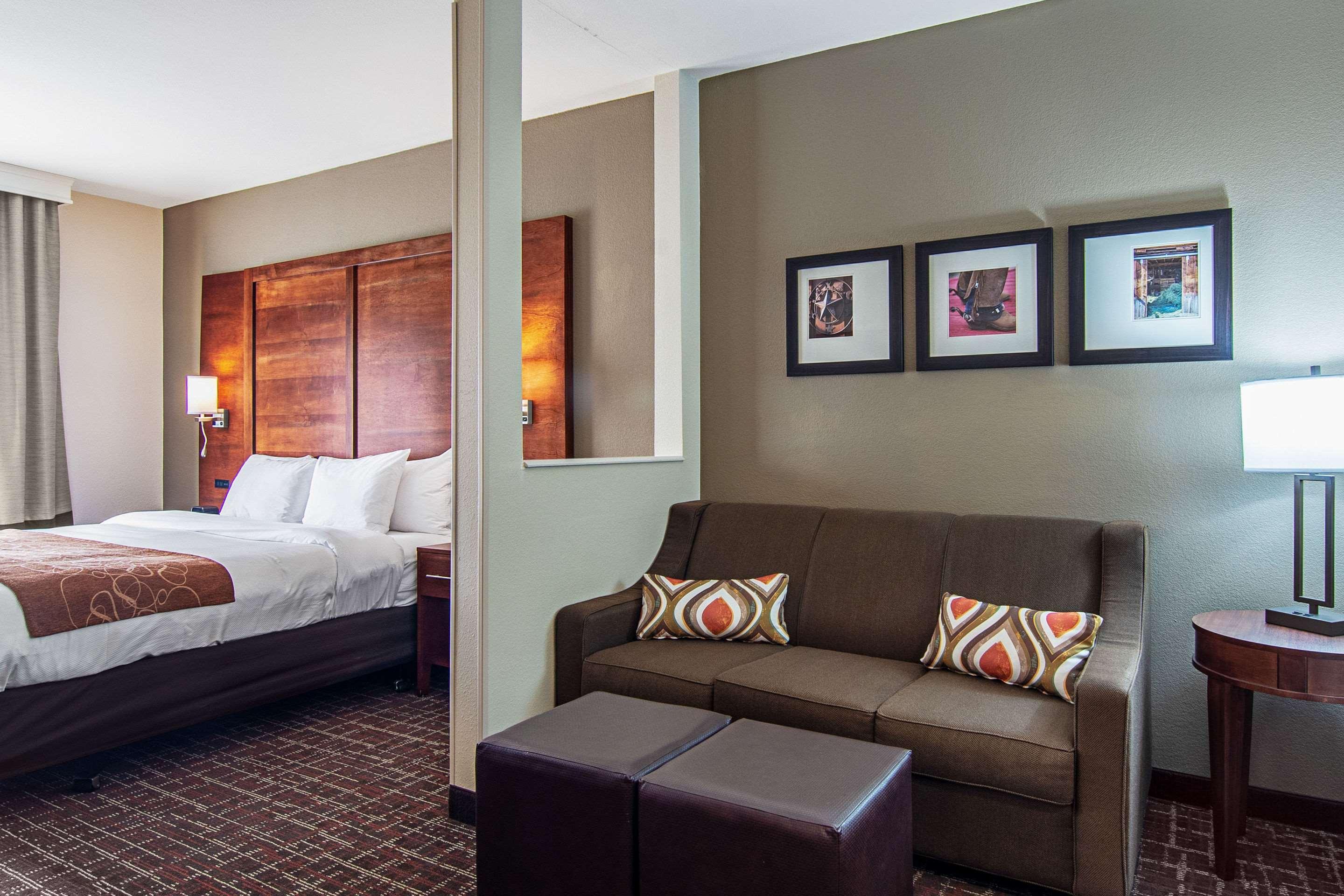 Comfort Suites Nw Dallas Near Love Field Exterior photo